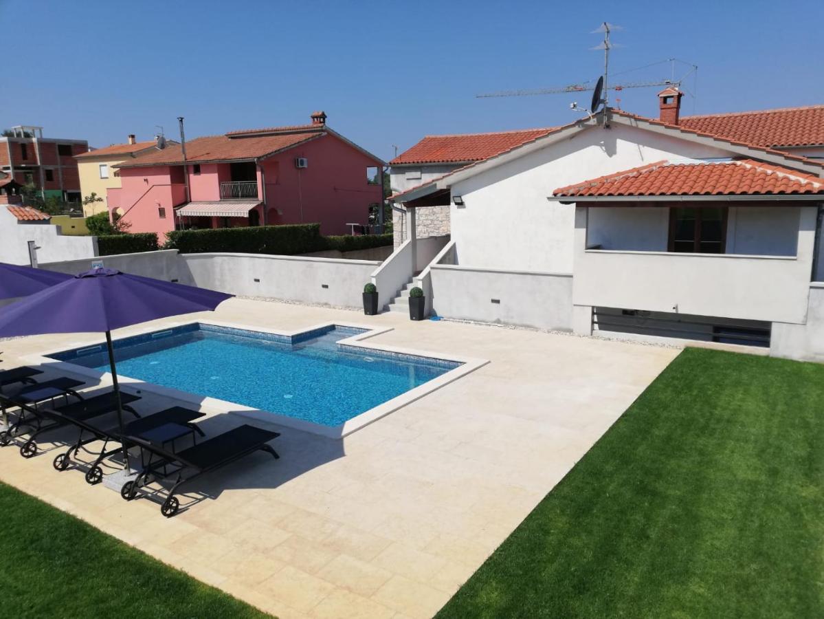Holiday Home Victoria Пореч Екстер'єр фото