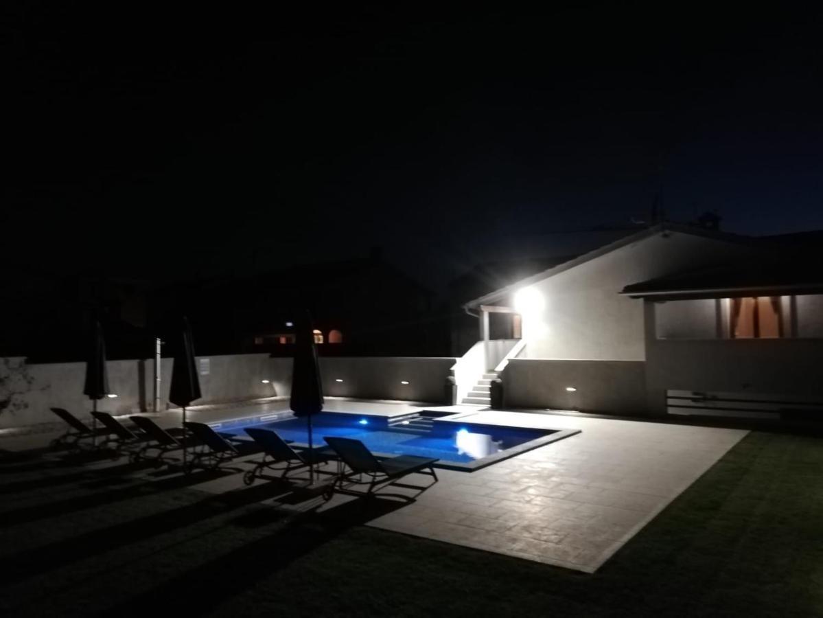 Holiday Home Victoria Пореч Екстер'єр фото